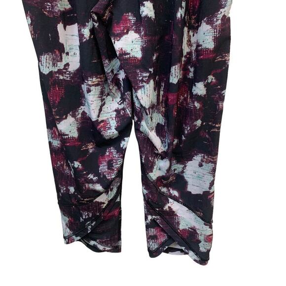 Lululemon Tranquil Crop Kara Blossom Multi / Black SZ 4 - Picture 2 of 9